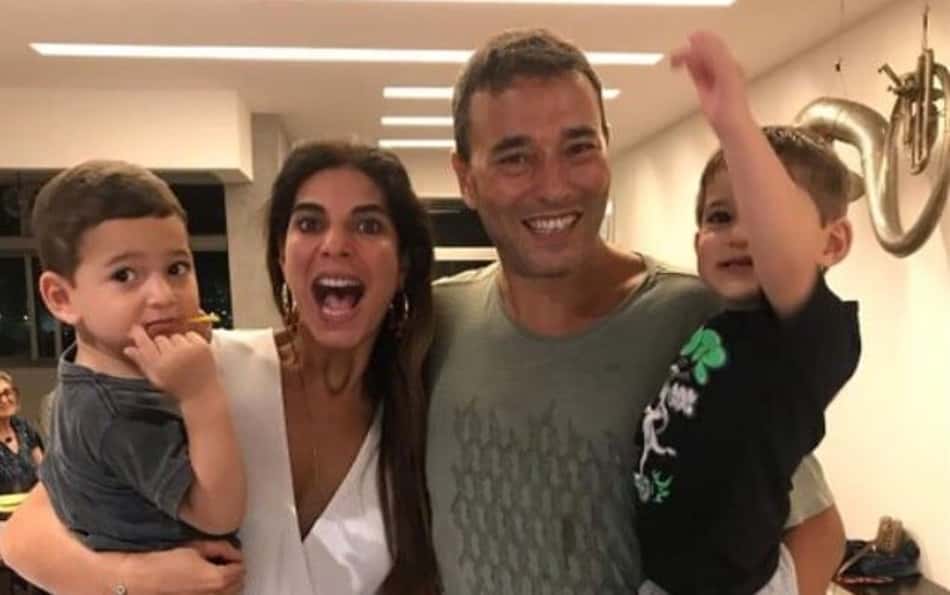 VÍDEO: André Rizek mostra que filho de 2 anos já conhece camisas dos clubes brasileiros