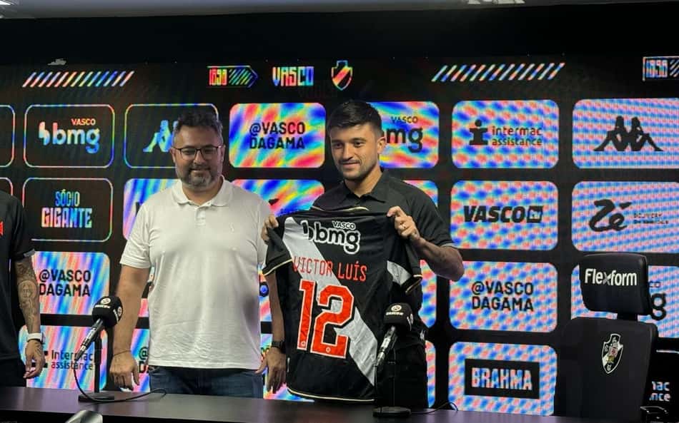 Victor Luis afirma que vai brigar para ser titular do Vasco e elogia Mattos: 'Hoje o Palmeiras é o que é por causa dele'