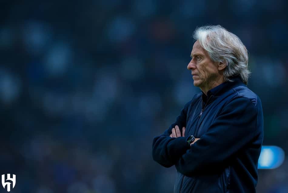 Jorge Jesus na vitória do Al-Hilal por 2 a 0 em cima do Al-Nassr (Foto: Divulgação/Al-Hilal)