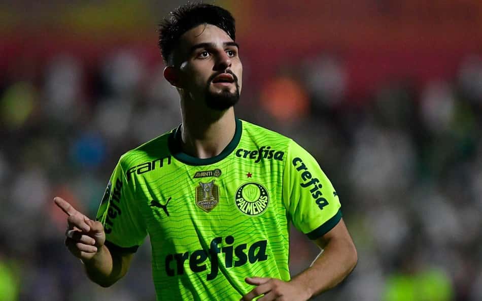 Palmeiras 'acorda' no segundo tempo, vence a Portuguesa e assume melhor campanha do Paulistão