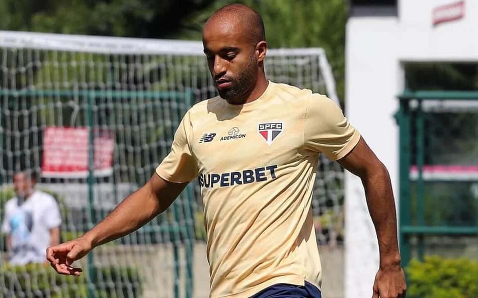 Lucas treina com elenco do São Paulo; veja quando o atacante fica à disposição de Carpini