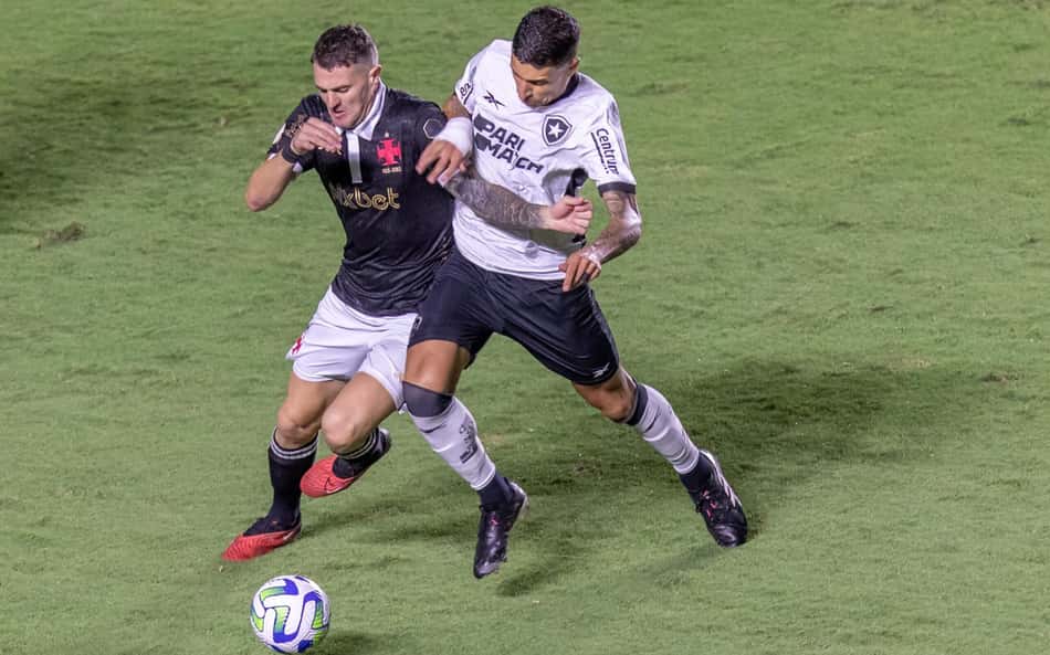 Torcedores do Vasco criticam escolha de árbitro para clássico contra o Botafogo: 'Piada'