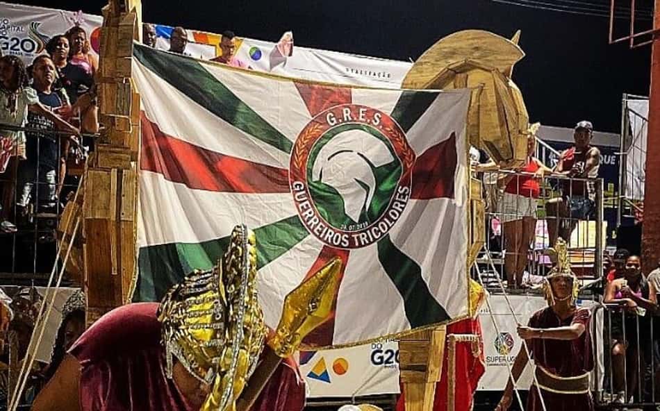Escola de samba ligada à torcida do Fluminense cai para última divisão do Carnaval