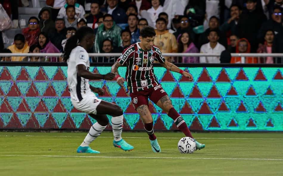 Jornalistas criticam Conmebol por LDU x Fluminense na altitude de Quito: 'Desumano'