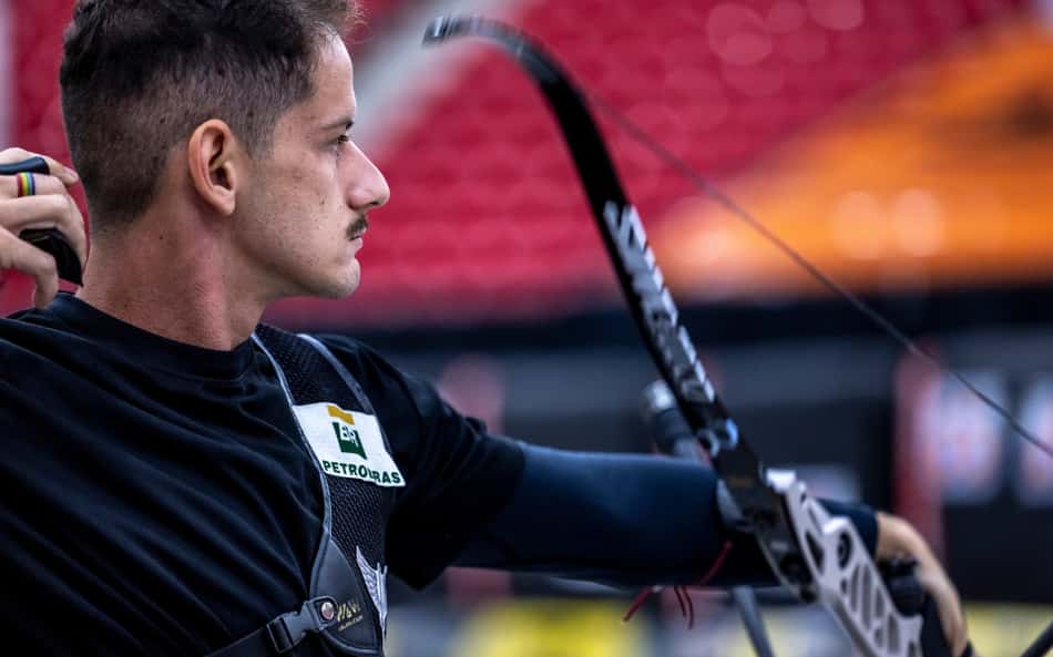 Marcus D'Almeida conquista a prata no Circuito Mundial de Indoor