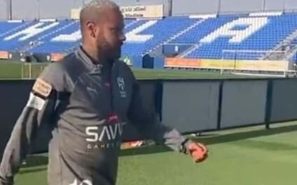 Neymar volta aos treinos no Al-Hilal, e aparência do jogador repercute na web; veja