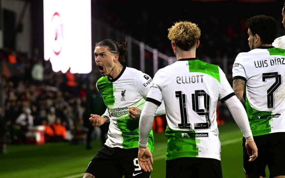 Liverpool dá show em goleada, Leverkusen luta pela invencibilidade na temporada… Os resultados do dia na Liga Europa