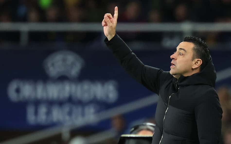 Xavi rasga elogios a joia do Barcelona após classificação na Champions League: 'É um espetáculo'