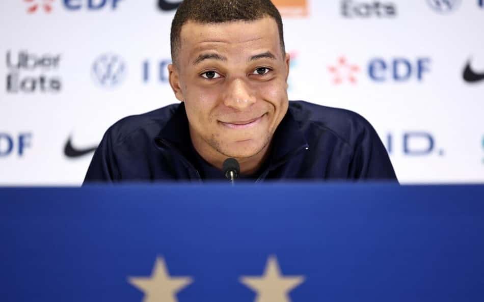 Com futuro indefinido, Mbappé responde cutucada de Tchouaméni: 'Vão me ver na Espanha com mais frequência'