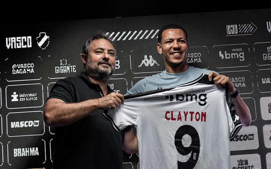 Clayton exalta o tamanho da torcida do Vasco: "Um dos maiores desafios da minha carreira"