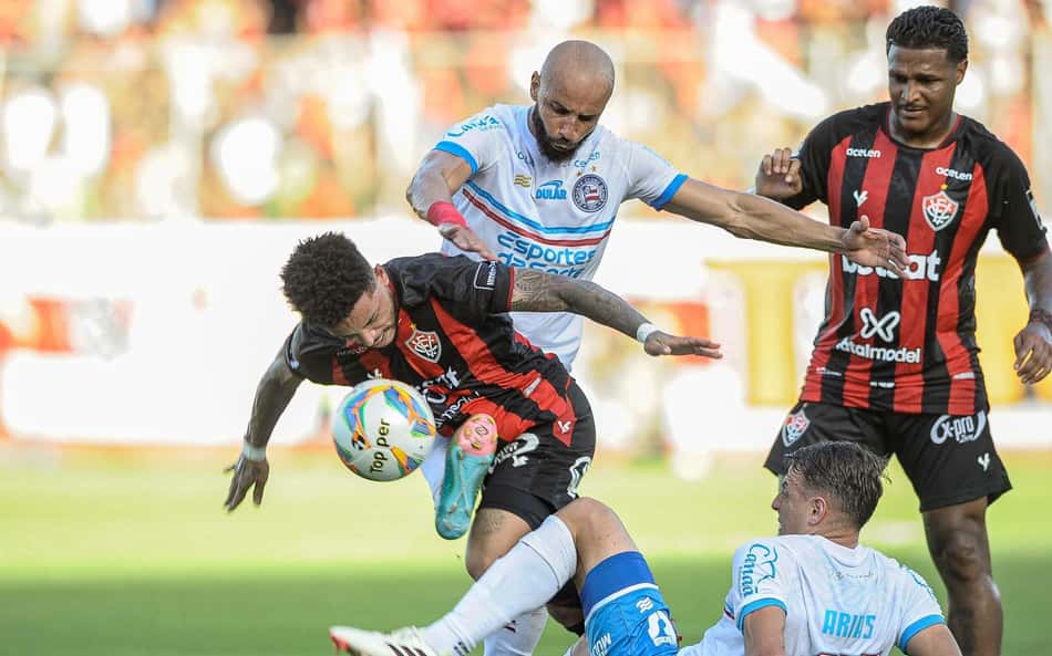 Internautas vão à loucura com virada do Vitória sobre o Bahia: 'Chamaram o Samu'