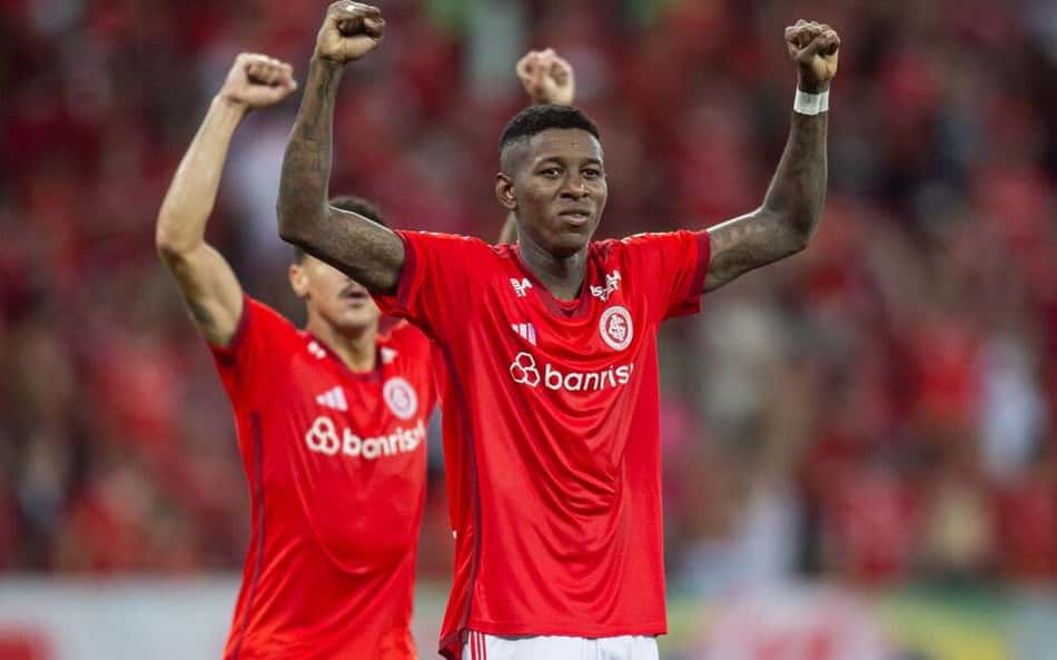 Capitão contra o Juventude, Vitão chega a 100 jogos pelo Inter: 'Realização pessoal'