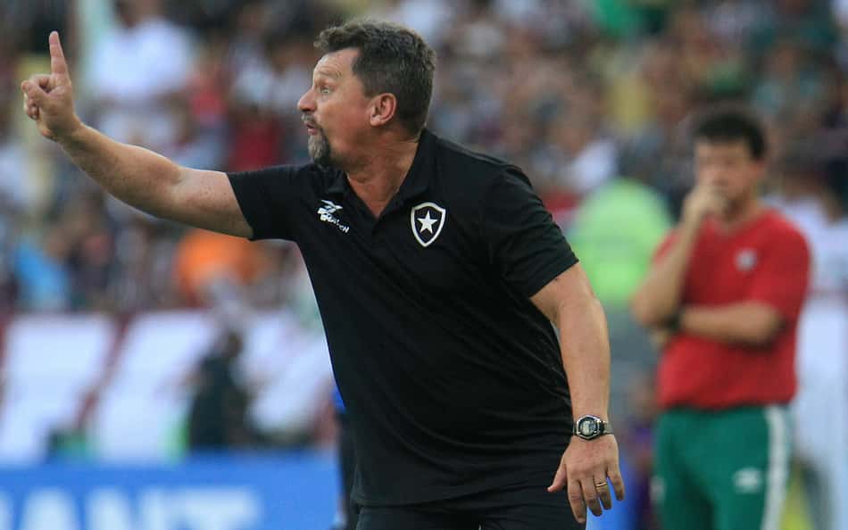 Assim como Caçapa, Fábio Matias tem início surpreendente no Botafogo e recupera confiança às vésperas de decisão