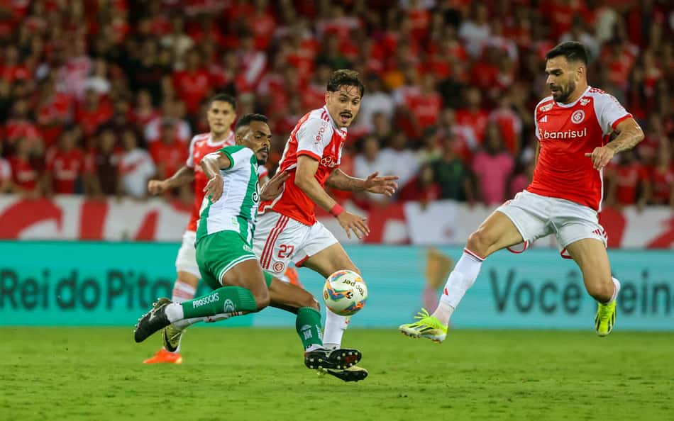 Web reage a eliminação do Internacional no Campeonato Gaúcho: 'Arsenal dos Pampas'