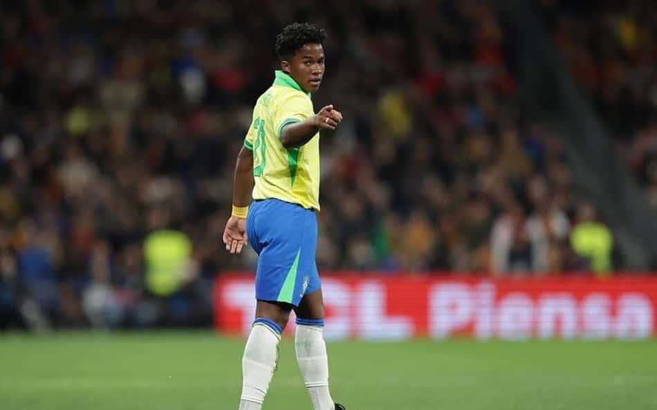 Endrick enaltece Seleção Brasileira e lembra de críticas: 'Todas as pessoas estavam me atirando pedras'