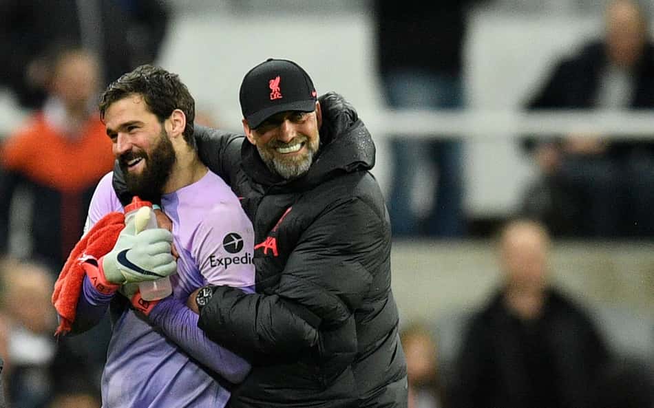 Alisson revela choque com saída de Klopp e projeta futuro do Liverpool sem o técnico