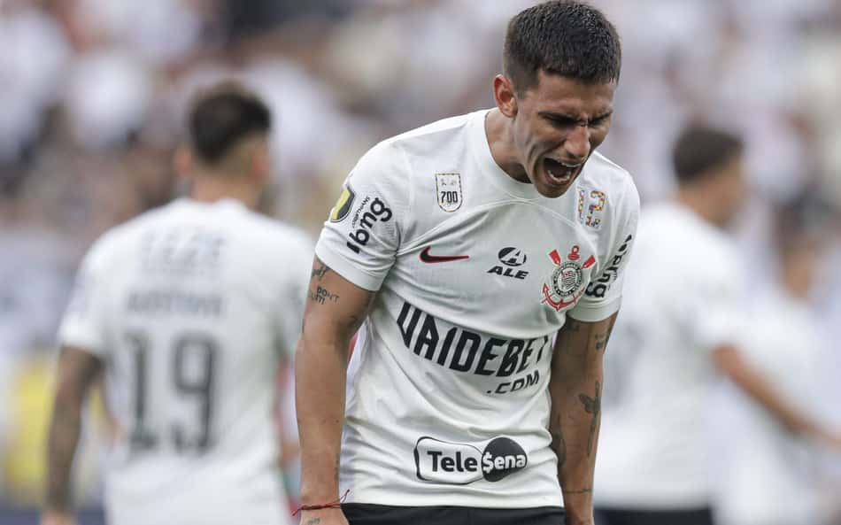 Corinthians-Portuguesa-Rojas-scaled-aspect-ratio-512-320