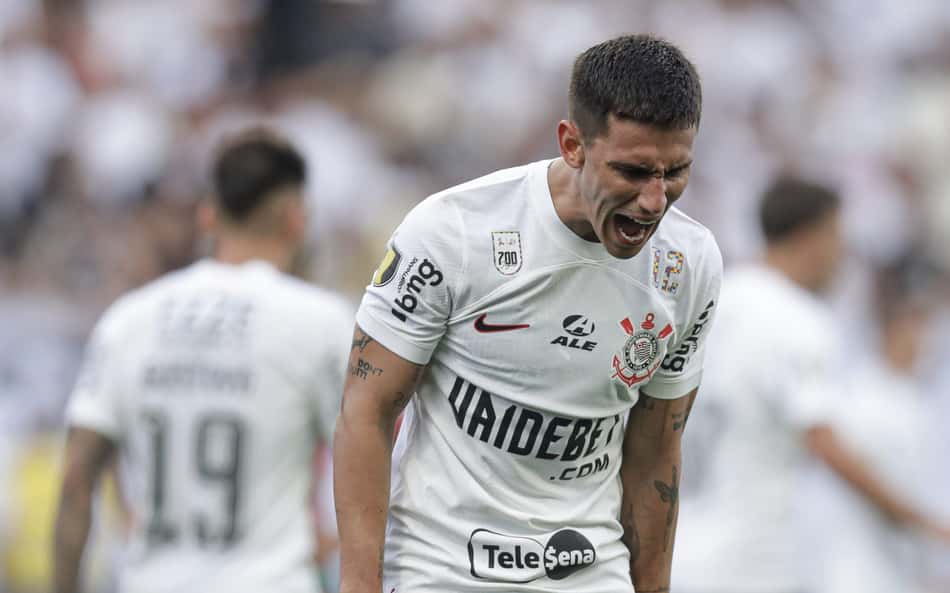 Corinthians-Portuguesa-Rojas-scaled-aspect-ratio-512-320