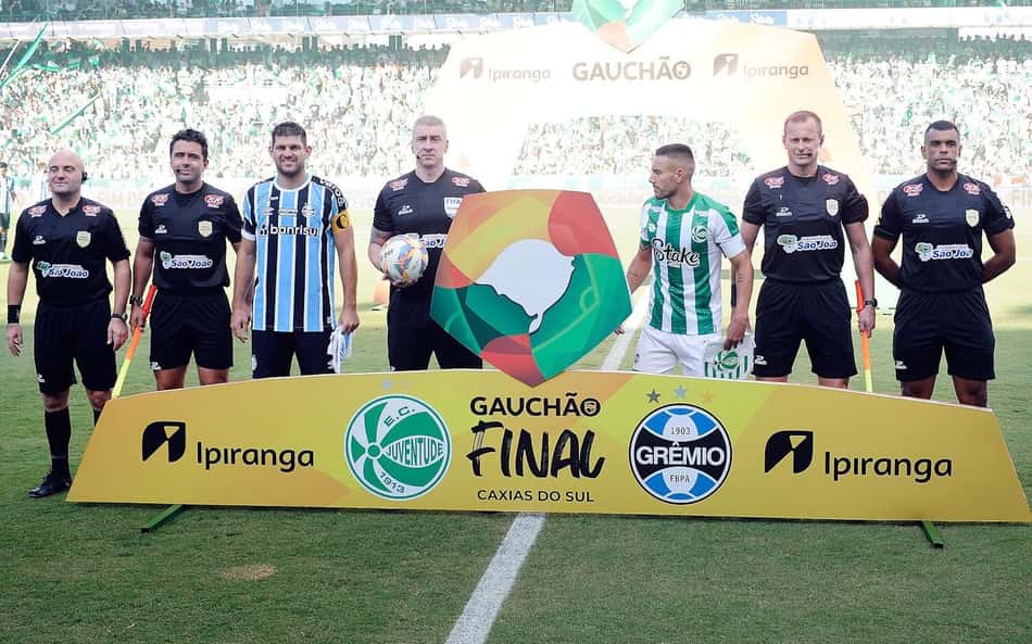 Web detona Daronco no empate entre Juventude e Grêmio: 'Ex-árbitro'