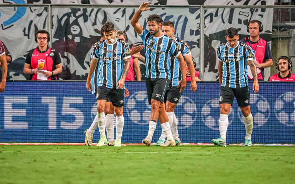 Com show de Diego Costa, Grêmio vence o Caxias e avança à final do Campeonato Gaúcho