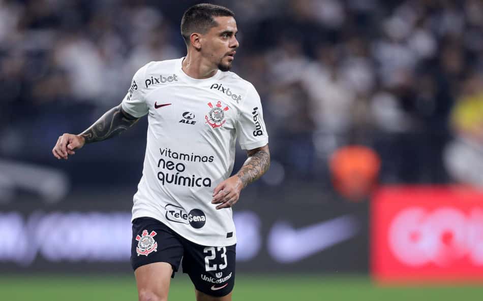Web reage a expulsão de Fagner em amistoso entre Corinthians e Londrina: 'Marginal'
