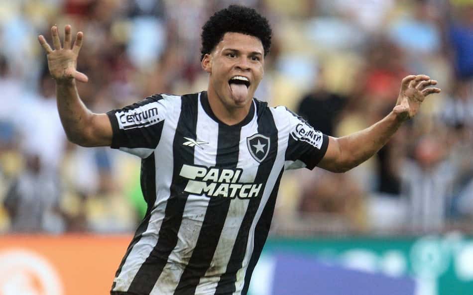 Emerson Urso comemora primeiro gol pelo Botafogo em clássico contra o Fluminense: 'Muito feliz'