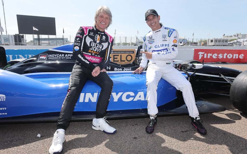 Papo com Castroneves: dando carona para Jon Bon Jovi