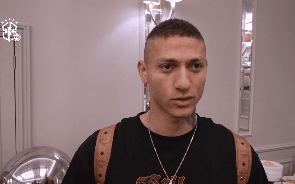 Richarlison manda recado para companheiros de Tottenham antes de jogo da Seleção contra a Inglaterra: 'Vamos pegar eles'