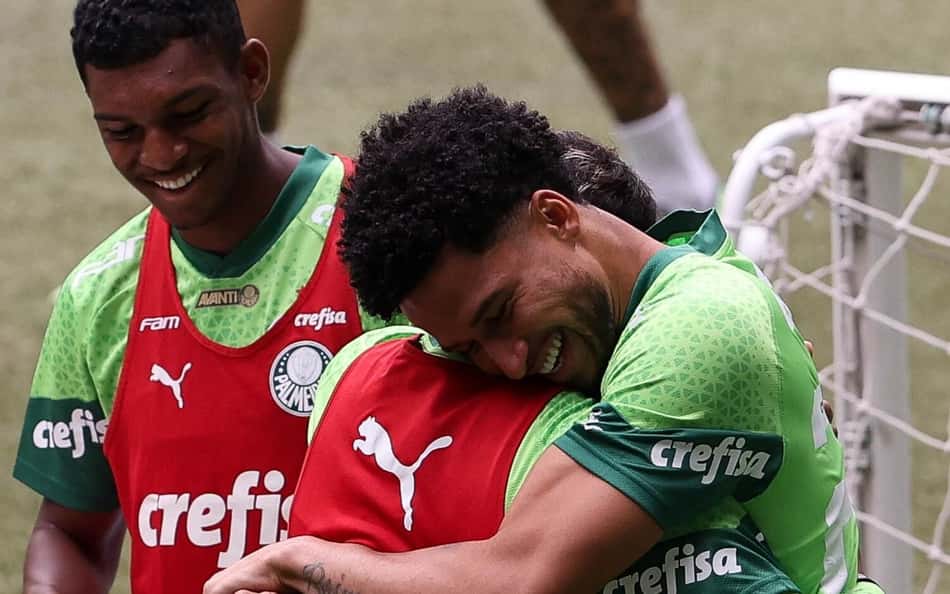 Palmeiras treina no Allianz Parque e responsável defende novo gramado: 'Mais próximo do natural'