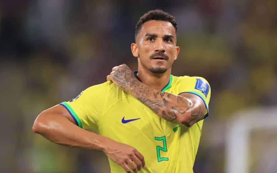 Primeiro capitão da era Dorival, Danilo valoriza vitória do Brasil: 'Precisamos vencer e trabalhar'