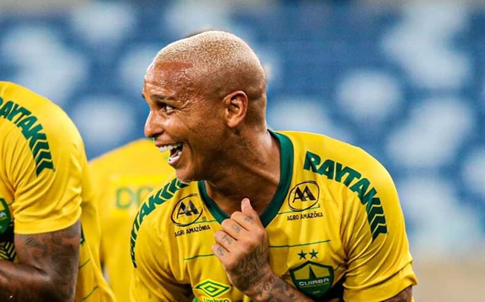 Deyverson se declara à esposa em rede social: 'Tristeza foi embora'