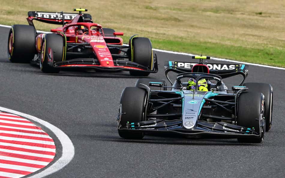 Chefe da Ferrari se irrita com perguntas sobre Hamilton em 2025: 'Mesma pergunta toda semana'