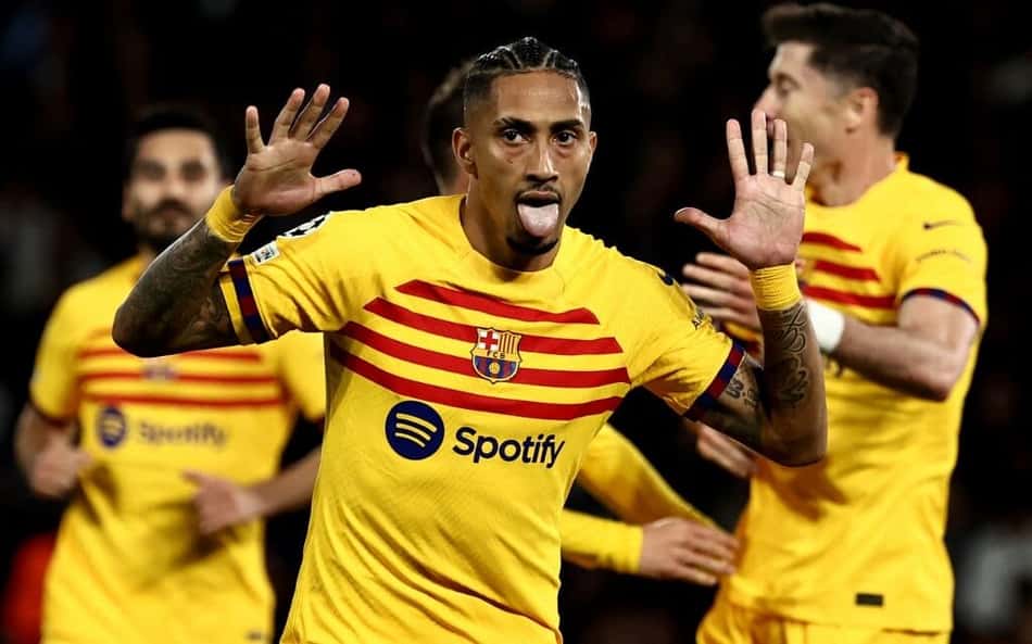 Raphinha elege partida da Champions League como a principal da carreira e faz homenagem a Neymar e Ronaldinho Gaúcho