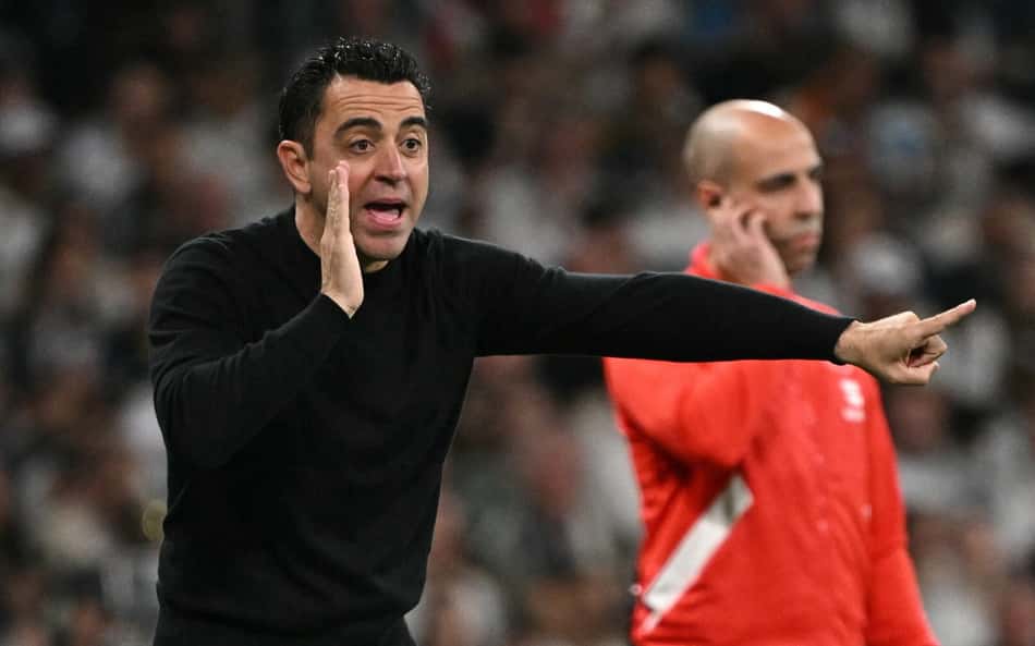 Xavi se revolta com arbitragem de Barcelona x Real Madrid: 'Uma vergonha'