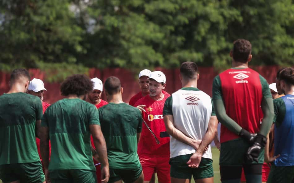 Diante do Vasco, Fluminense e Diniz tentam superar 'sina' em clássicos