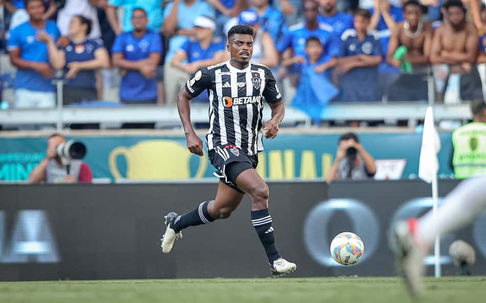 Defensor do Atlético-MG, Jemerson não poupa Cruzeiro: 'Trouxeram camisa de vice?'