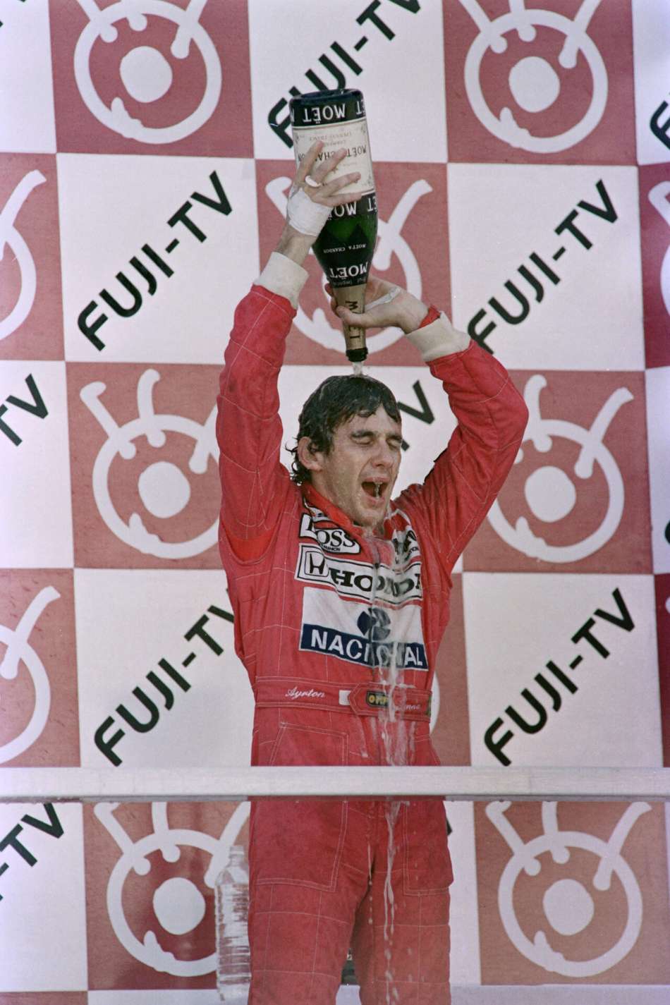 Os três títulos de Senna foram conquistados após o GP do Japão (Foto: Toshifumi KITAMURA / AFP)