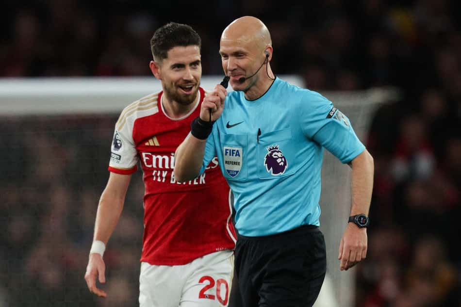 Anthony Taylor - Jorginho - Árbitro Fifa
