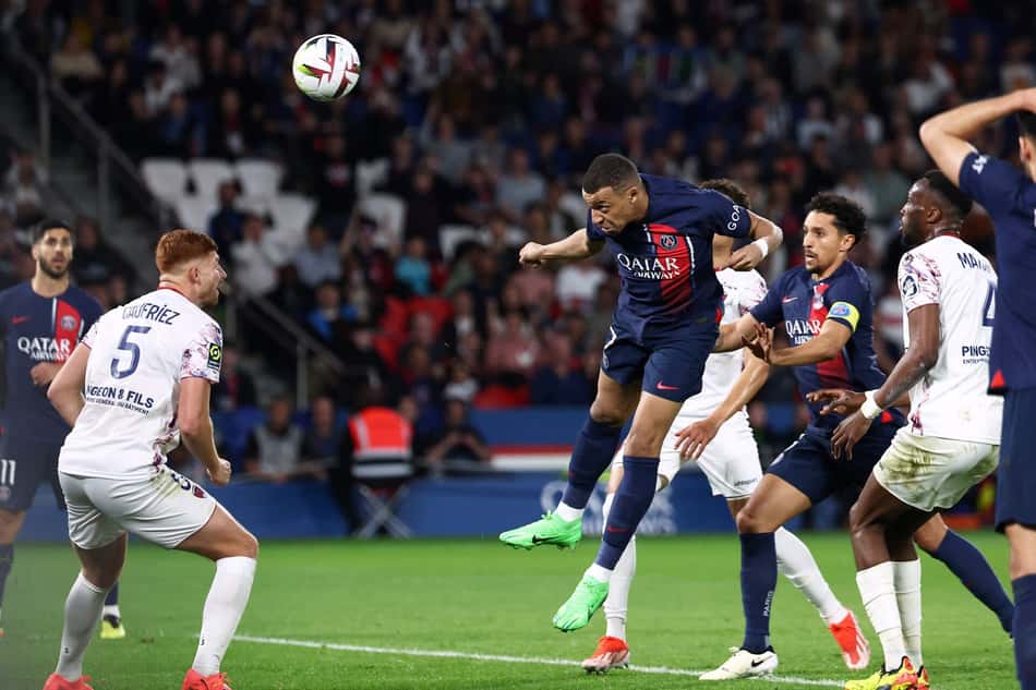 FBL-FRA-LIGUE1-PSG-CLERMONT