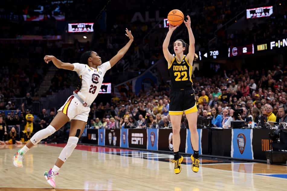 Caitlin Clark - Basquete Universitário