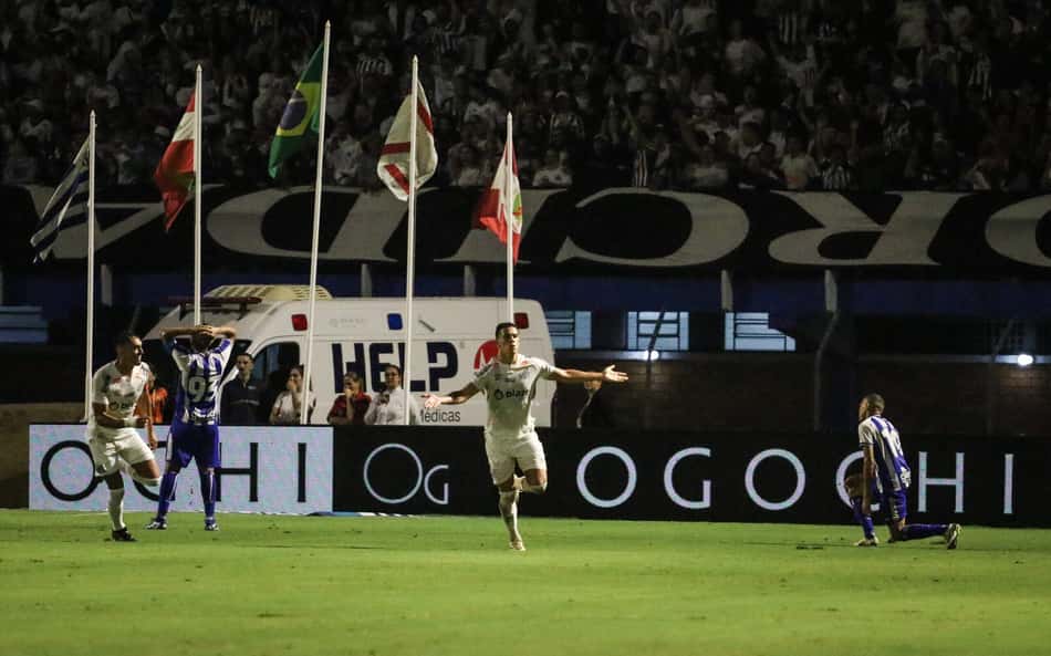 Torcedores do Santos exaltam joia da base na web: 'Craque'