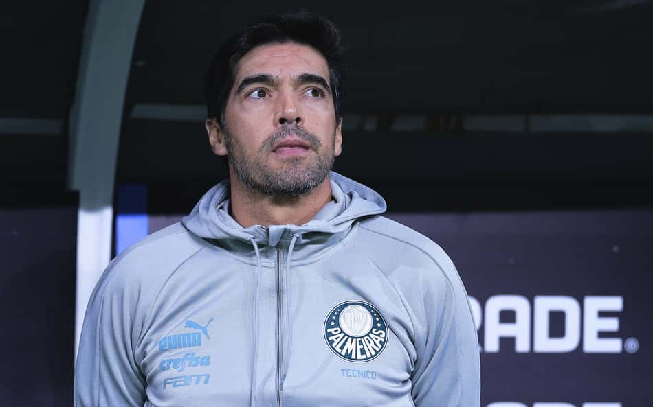 Abel pede pés no chão com jovens do Palmeiras e lamenta baixo público no Allianz: 'Isso é Libertadores'