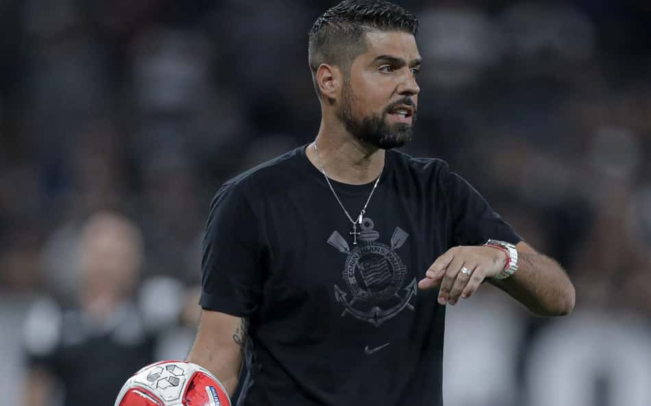 Antonio-Oliveira-Corinthians-Ponte-Preta-Paulistao-scaled-aspect-ratio-512-320