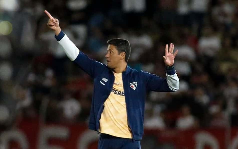 Jornalista faz reflexão sobre Carpini no São Paulo: 'Já entrou no portal de transferências'