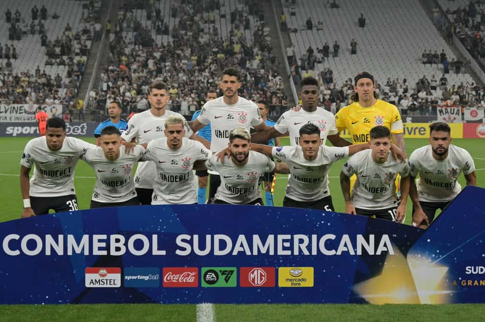 FBL-SUDAMERICANA-CORINTHIANS-NACIONALPAR-melhores-momentos