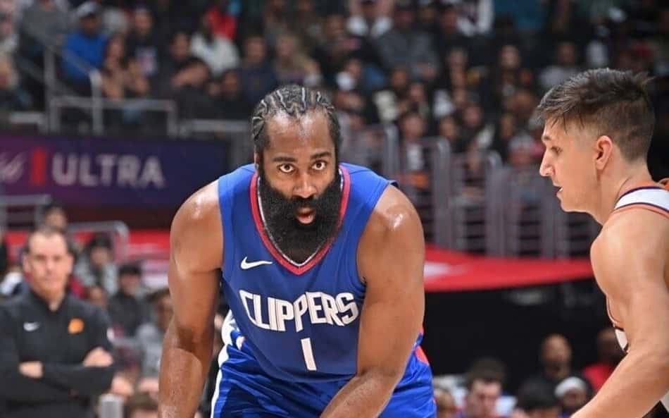 James Harden alcança marca na NBA que apenas outros 3 jogadores conseguiram