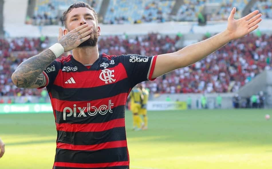 Efeito Karoline? Léo Pereira cita fatores extra campo em boa fase no Flamengo