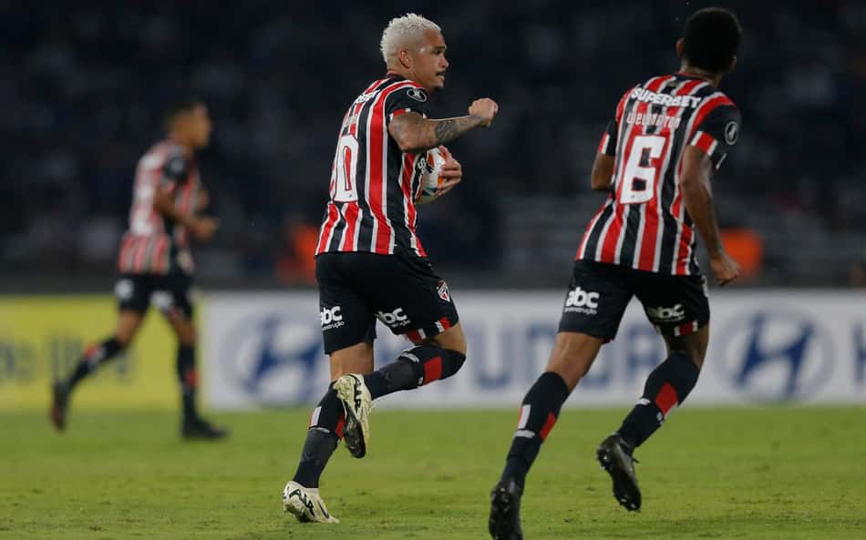 Carrasco de chilenos, Luciano quer deixar para trás rótulo de 'reserva de luxo' no São Paulo