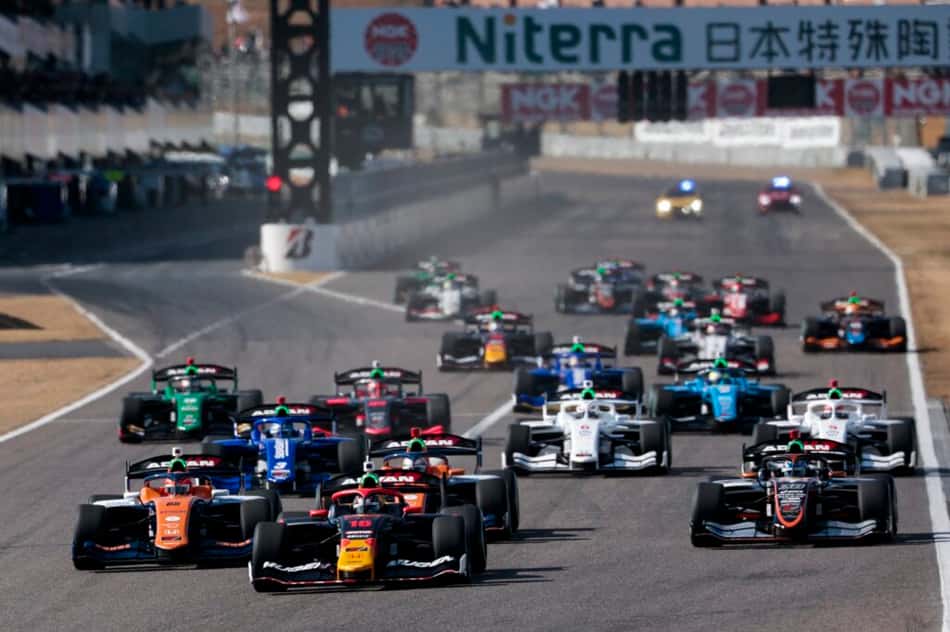 SUPER-FORMULA-2024-SUZUKA-LARGADA-1024×682-1