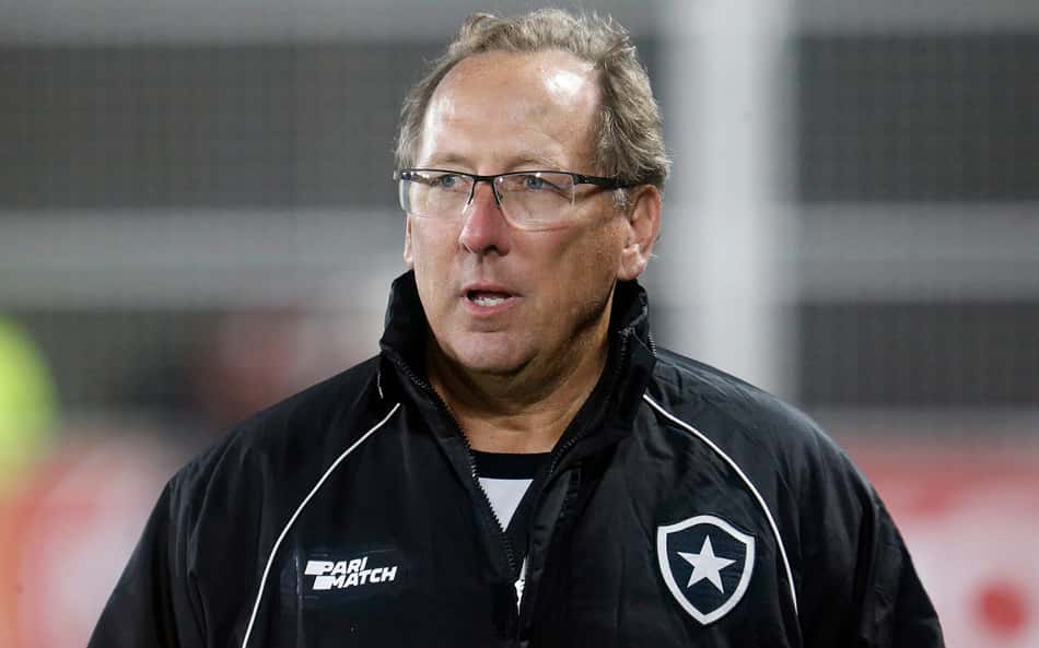 Textor, dono da SAF do Botafogo, avalia presença na delegacia: 'Dia maravilhoso'